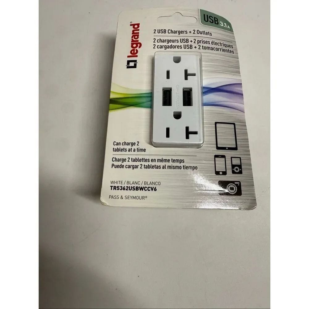 New Legrand Outlet With USB 3.1A Whitel 2 USB Chargers + 2 Outlets